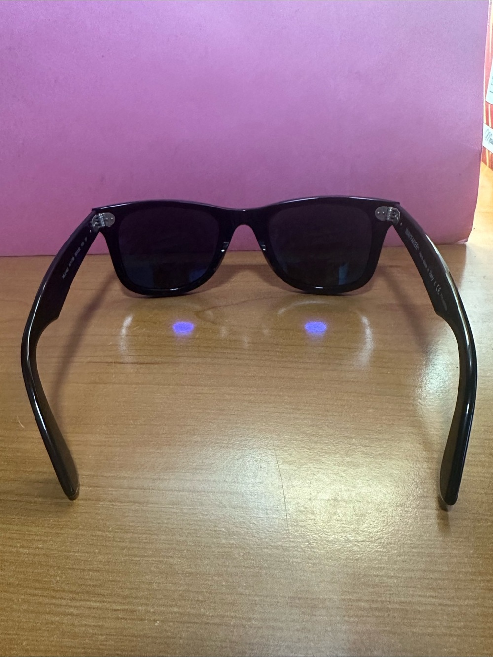 Ray-Ban Black Wayfarer Polarized Sunglasses with Brown Case - Picture 3 of 6
